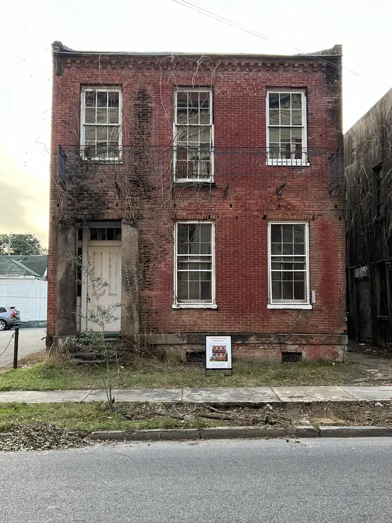 The Franklin Street Façade before restoration